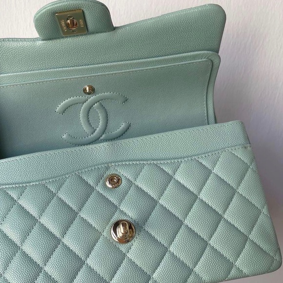 Authentic  CF  Classic Double Flap M - Picture 2 of 8